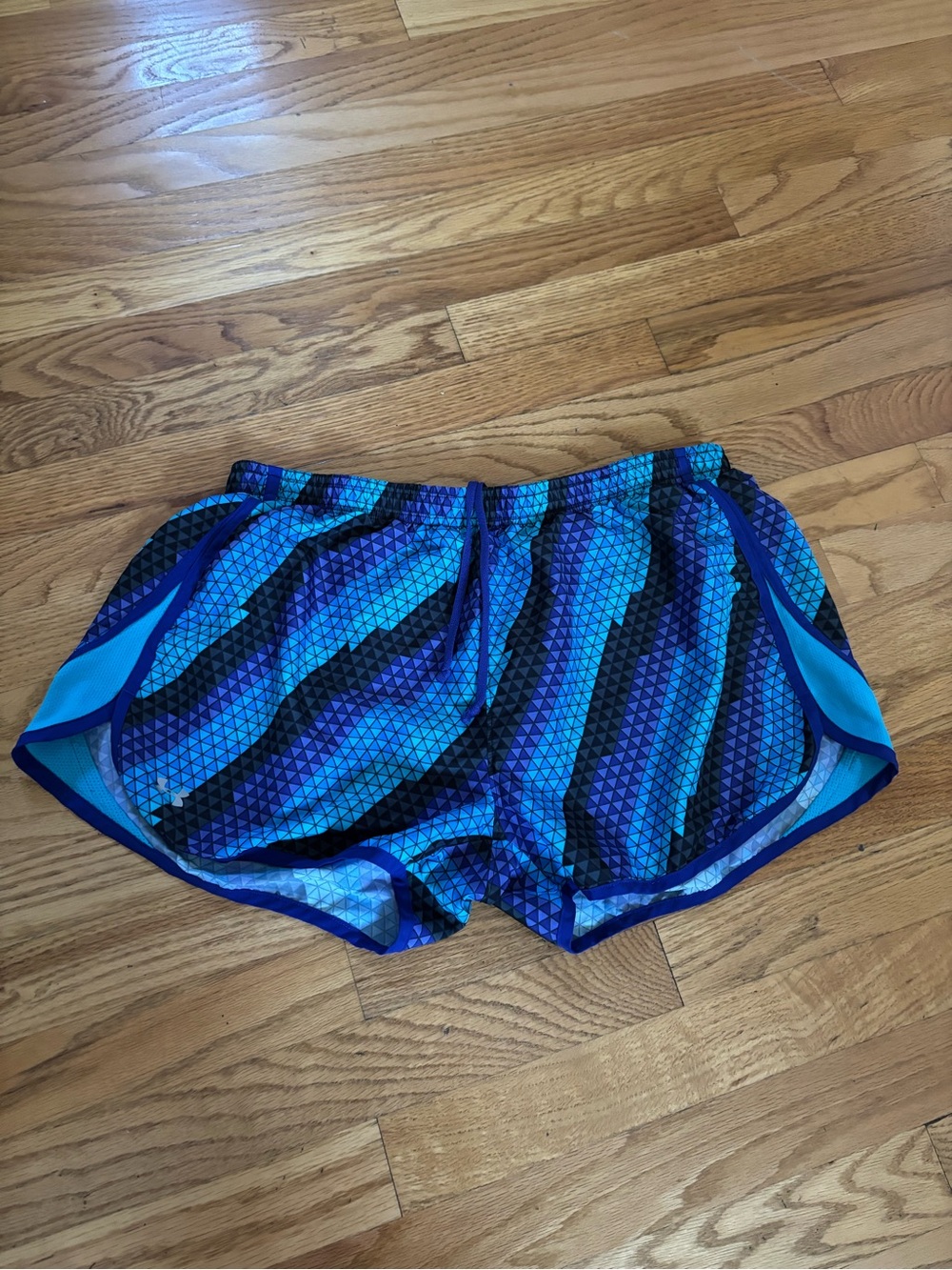 Under Armour Women’s Blue Patterned Athletic Shorts